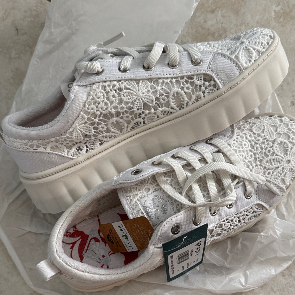 Roxy White Lace Women's Sheilahh Sneakers Size 8 NWT